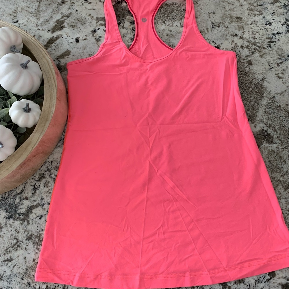 Lululemon top